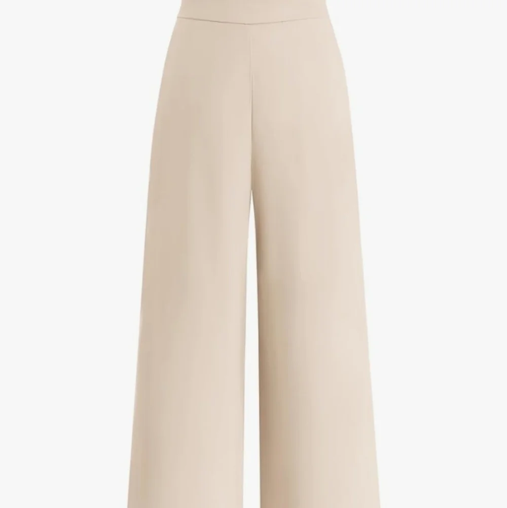 Soho women causal